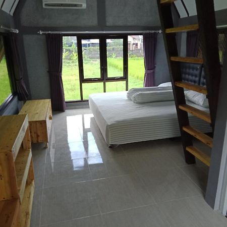 Joglopari Guesthouse Room 2 Bukan Untuk Pasangan Non Pasutri Cepit Exterior photo