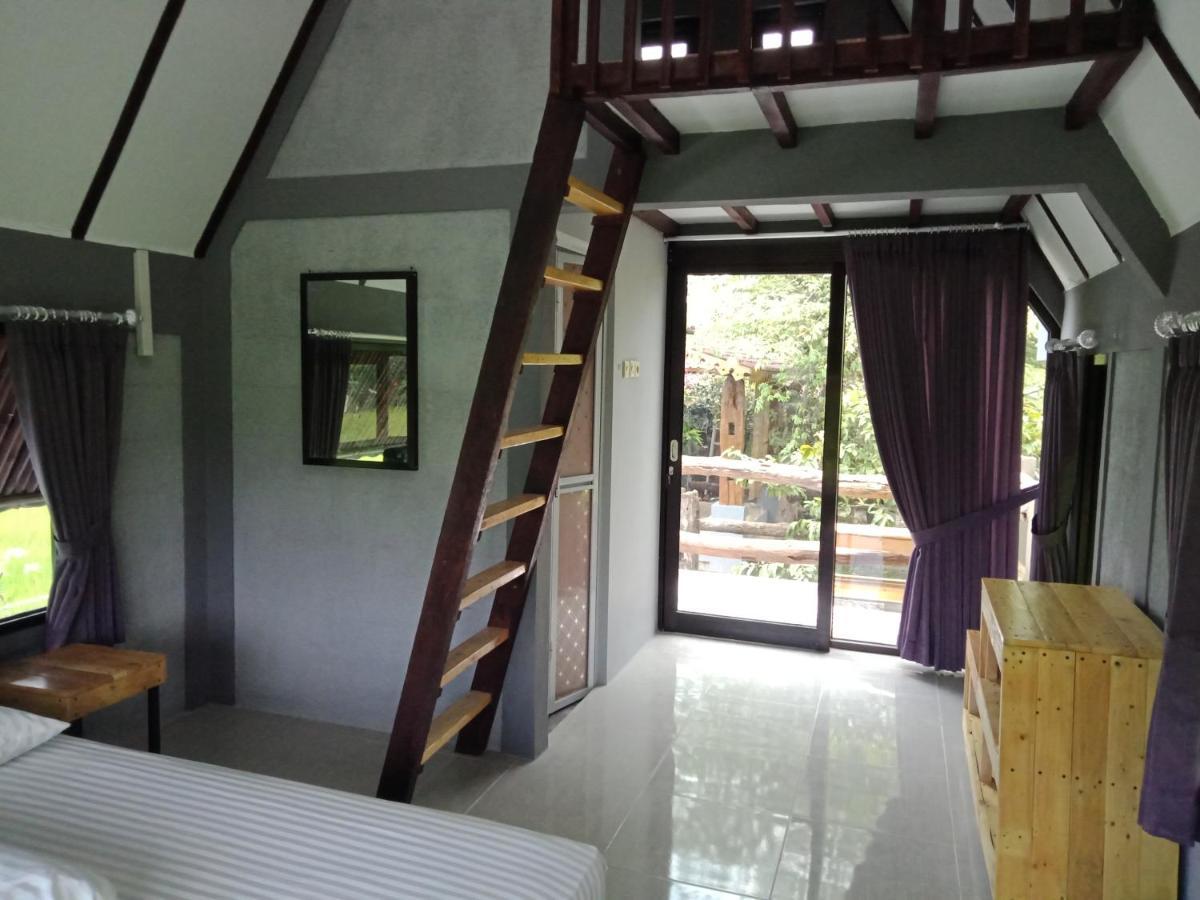 Joglopari Guesthouse Room 2 Bukan Untuk Pasangan Non Pasutri Cepit Exterior photo
