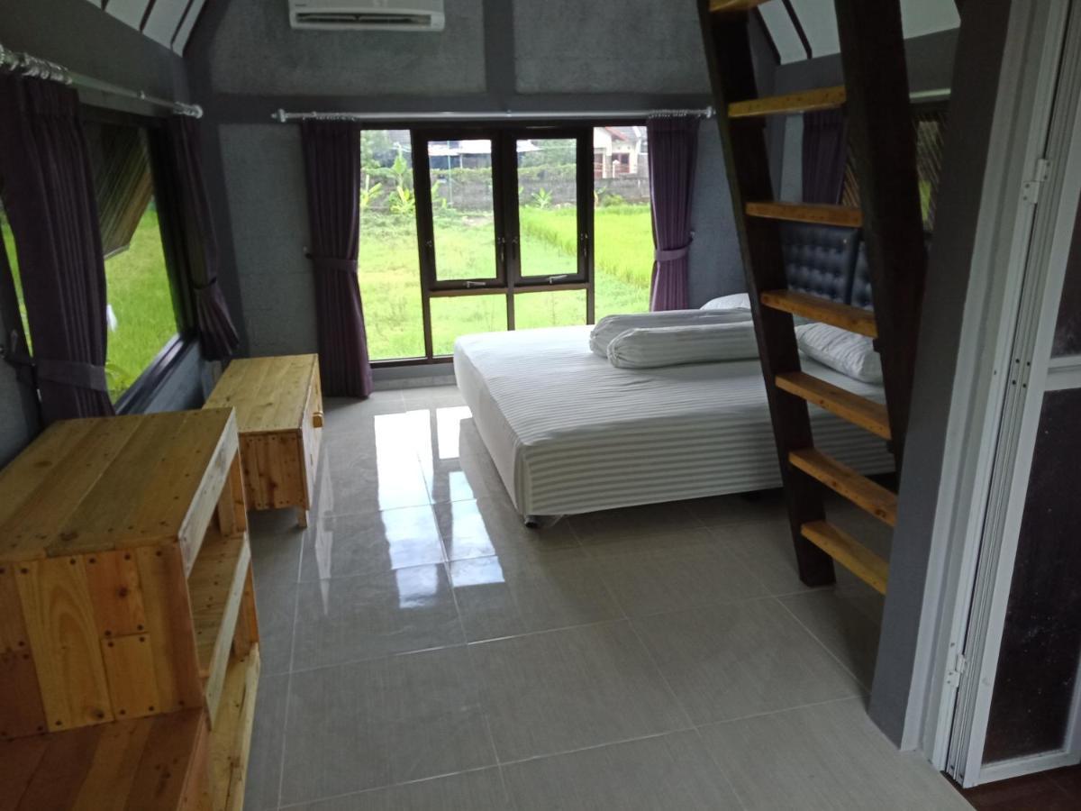 Joglopari Guesthouse Room 2 Bukan Untuk Pasangan Non Pasutri Cepit Exterior photo